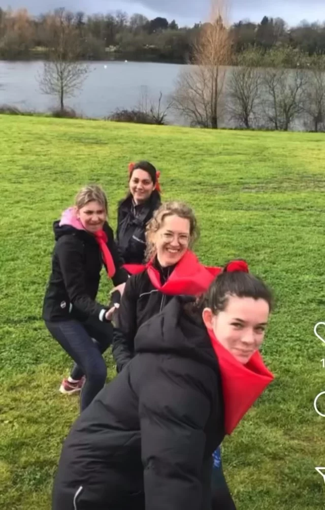 C’est LA saison idéale pour renforcer les liens : pensez Team Building !

Que ce soit pour souder une équipe, célébrer un événement ou réveiller les talents, les activités de Team Building offrent bien plus qu’un bon moment :

• Renforcer la cohésion
• Encourager le leadership et la prise d’initiative
• Transmettre les valeurs de votre collectif
• Créer un environnement de travail plus sain et motivant
• Booster les performances individuelles et l’efficacité collective

Le tout à travers des défis, des jeux, des énigmes et une bonne dose d’adrénaline maîtrisée !

Et comme le montre cette vidéo tournée lors d’un EVJF… on peut allier fun, intensité et profondeur !

Entreprises, assos, groupes de travail ou d’amis : si vous voulez vivre une expérience marquante, parlons-en !
Contactez-moi en message privé et organisons un moment à votre image.

#TeamBuilding #Cohésion #Leadership #TravailEnÉquipe #DéveloppementPersonnel #EntreprisePositive #EVJFOriginal #ExpérienceHumaine #PréparationMentale #DéfisCollectifs #Motivation #FunEtSérieux #ÉvénementEntreprise #CoachingCollectif #SportEtCohésion #stpmec
